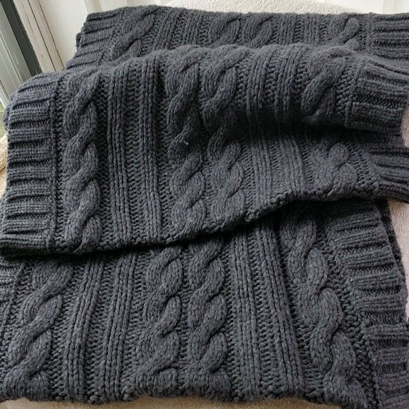 Chunky Knitted Infinity Scarf - Picture 2 of 4